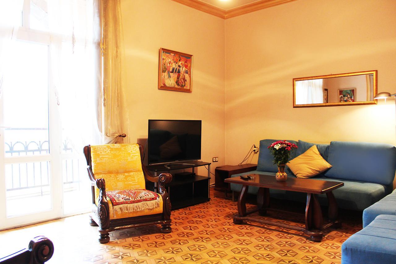 Vivid 2 Bedroom Apt. Γιερεβάν Εξωτερικό φωτογραφία