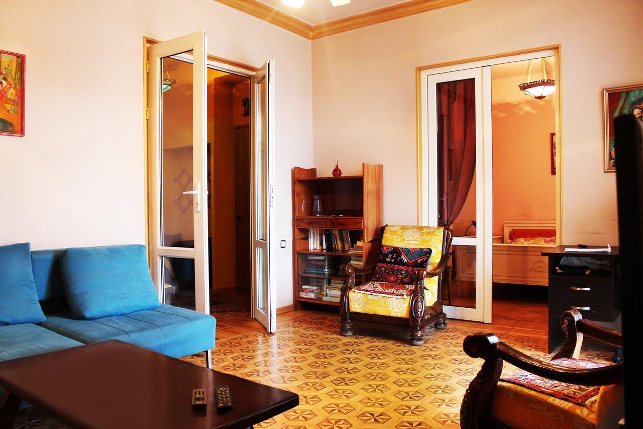 Vivid 2 Bedroom Apt. Γιερεβάν Εξωτερικό φωτογραφία